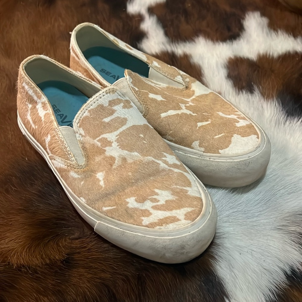 Cowhide sneakers size 5